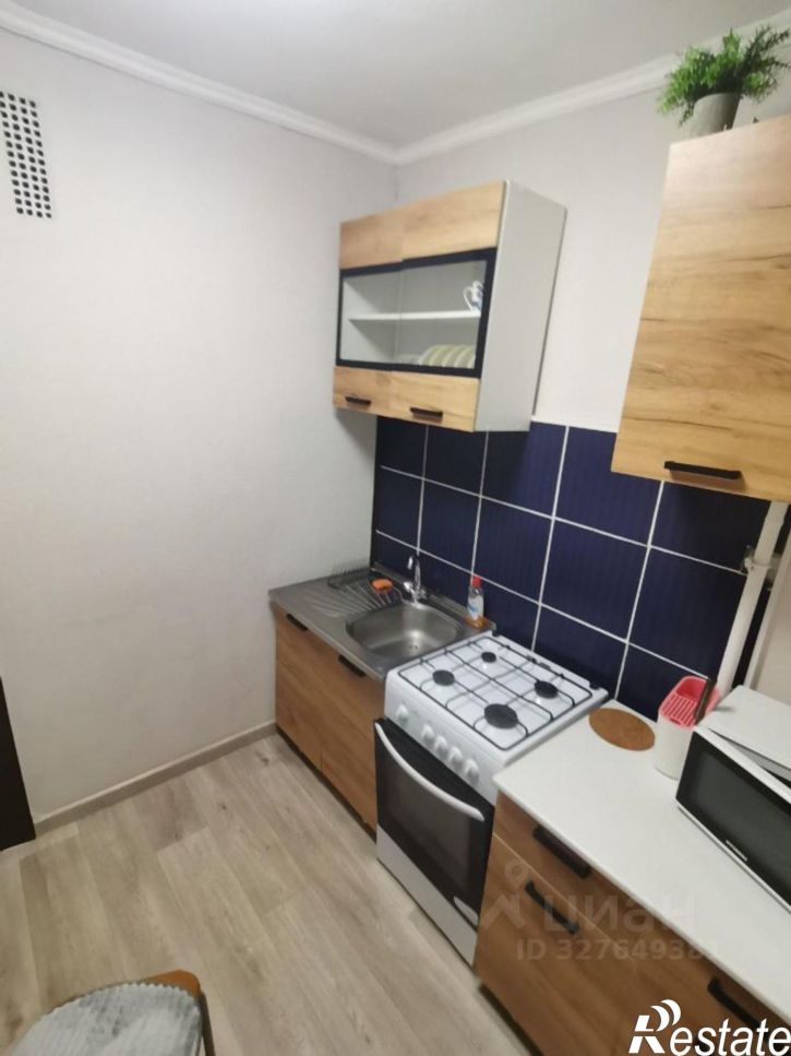 3-комн квартира улица Декабристов, 110,  д. 110
