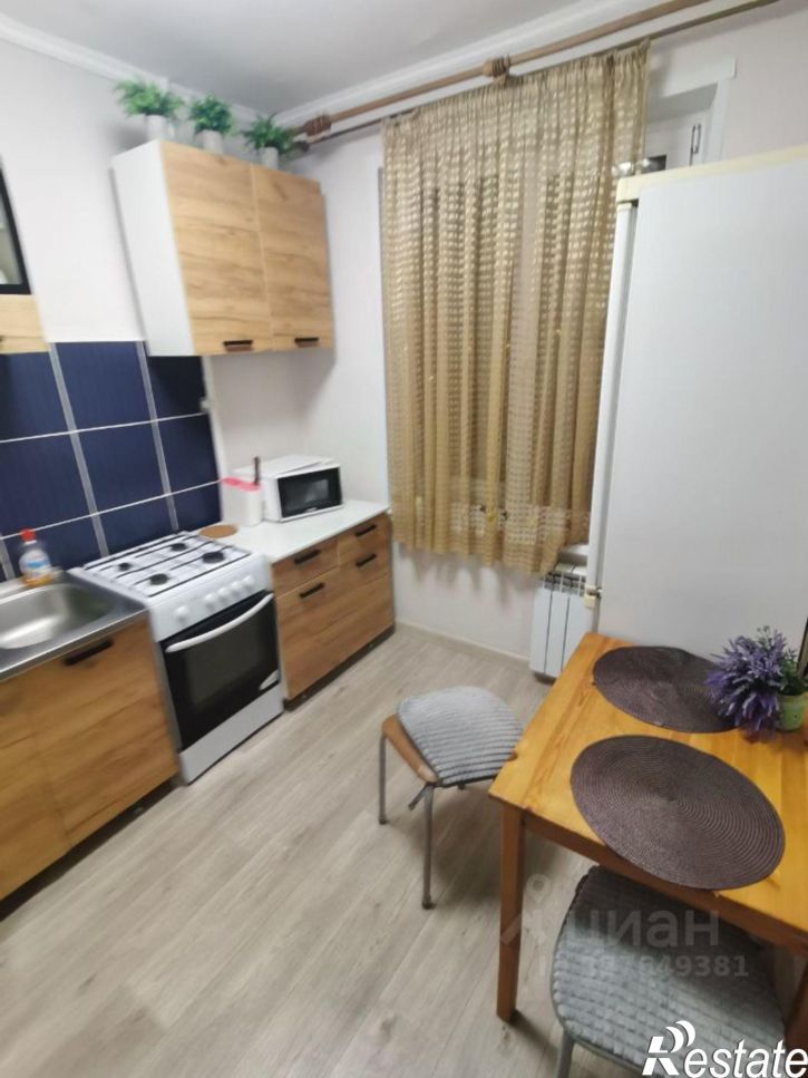 3-комн квартира улица Декабристов, 110,  д. 110