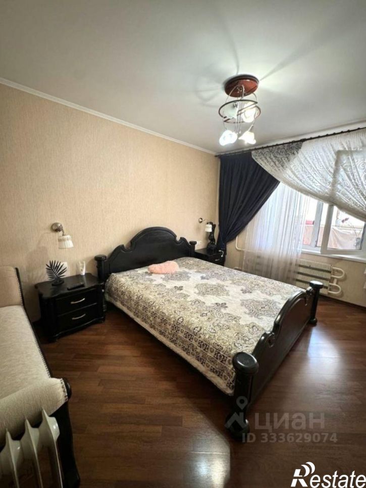 2-комн квартира улица Юлиуса Фучика, 54,  д. 54