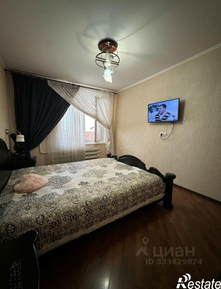 2-комн квартира улица Юлиуса Фучика, 54,  д. 54