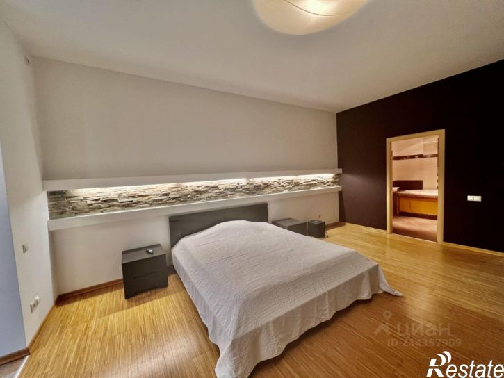4-комн квартира Чистопольская улица, 20Б,  д. 20Б