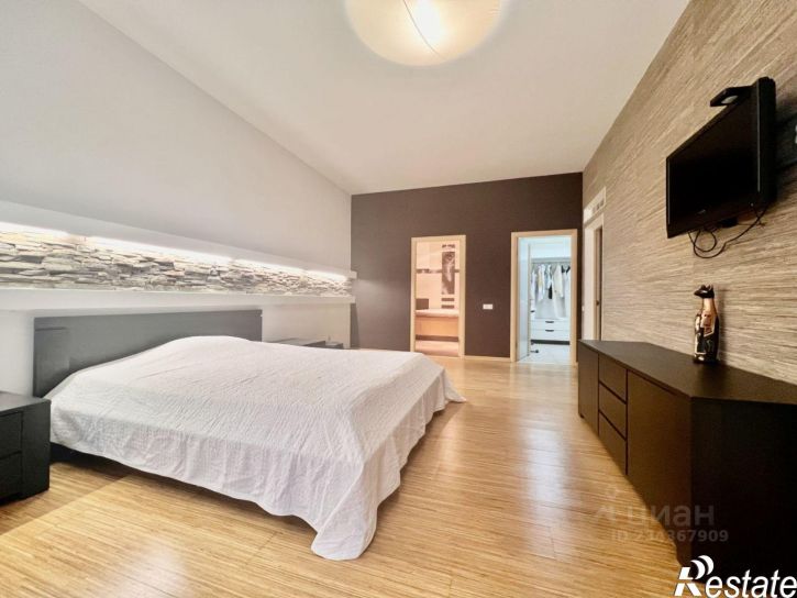4-комн квартира Чистопольская улица, 20Б,  д. 20Б