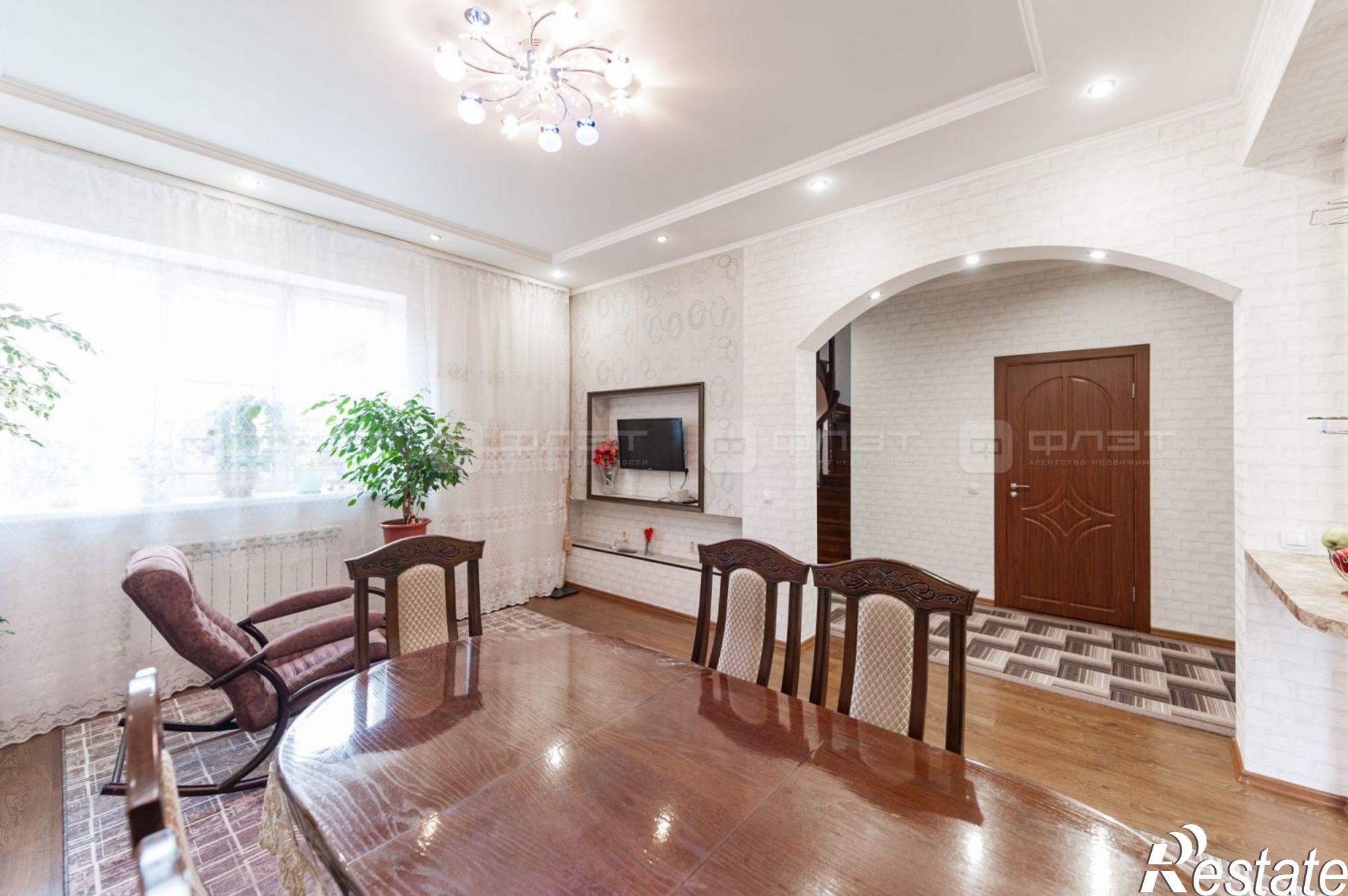 Купить дачу, дом, коттедж за 26 600 000 рублей на ул. Садовая, дом 2