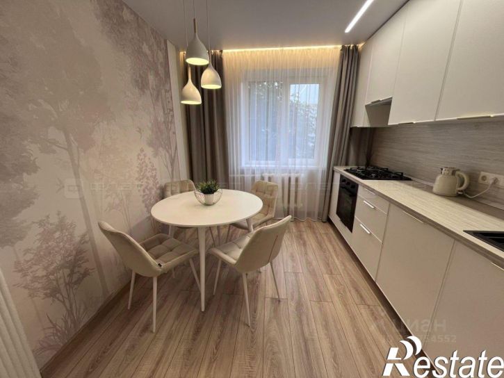 3-комн квартира улица Юлиуса Фучика, 131,  д. 131