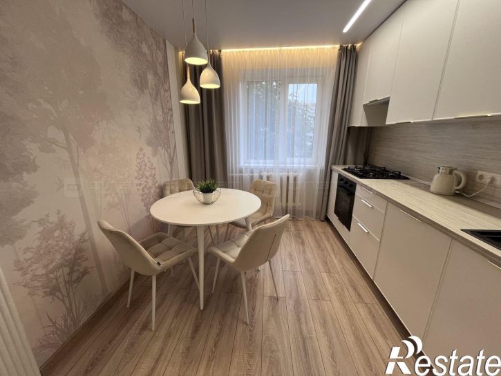 3-комн квартира ул. Юлиуса Фучика, дом 131