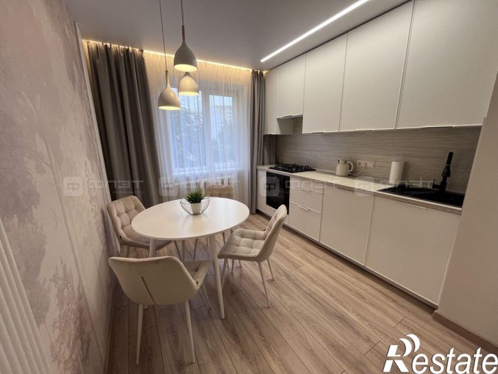 3-комн квартира ул. Юлиуса Фучика, дом 131