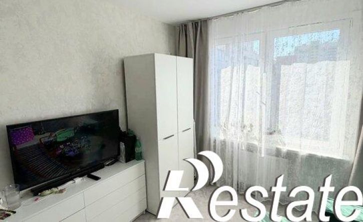 2-комн квартира улица Генерала Махмута Гареева, 9,  д. 9