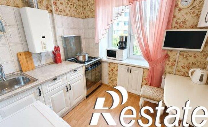 3-комн квартира улица Бари Галеева, 8,  д. 8