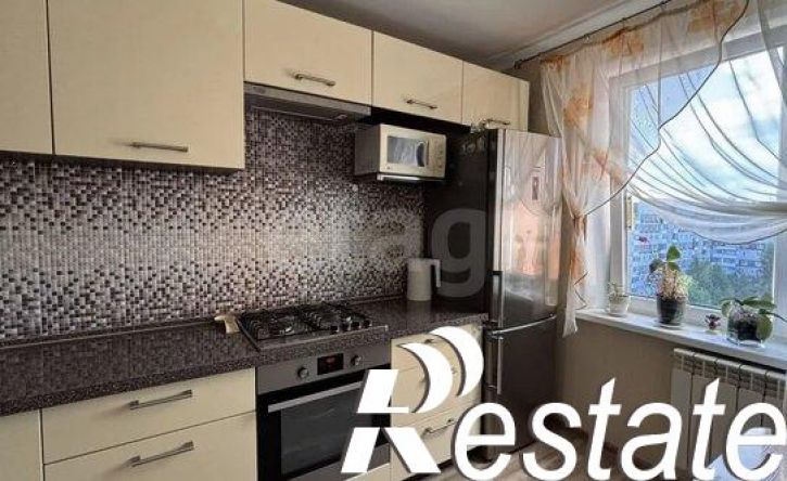 3-комн квартира улица Закиева, 15,  д. 15