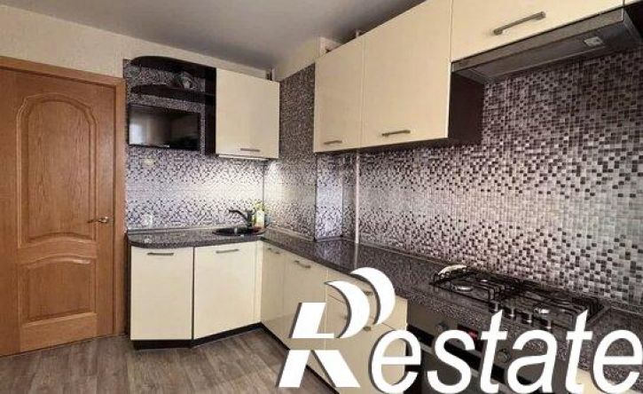 3-комн квартира улица Закиева, 15,  д. 15