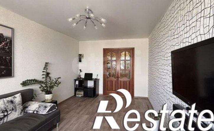 3-комн квартира улица Закиева, 15,  д. 15