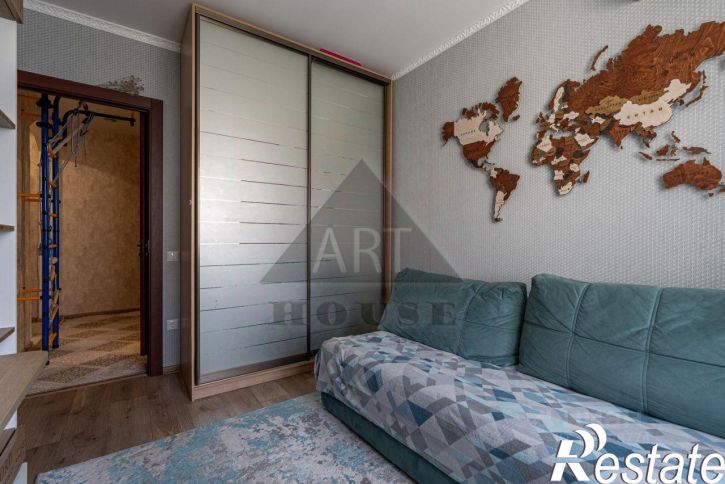2-комн квартира Меридианная улица, 30,  д. 30