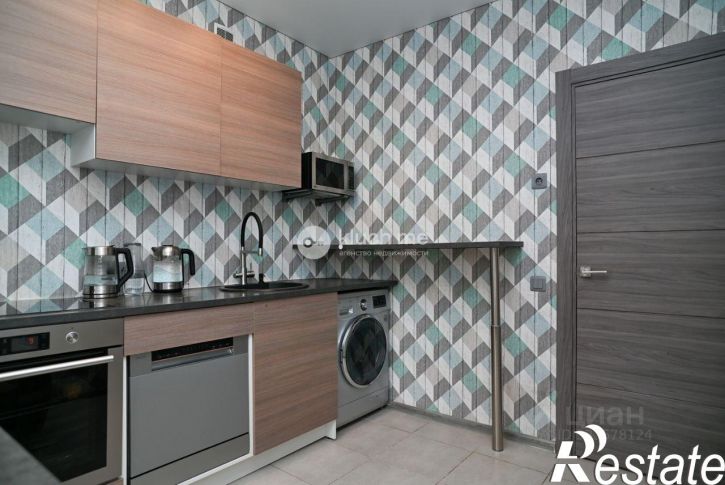 1-комн квартира улица Рауиса Гареева, 100,  д. 100