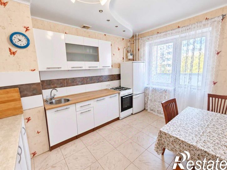 3-комн квартира улица Четаева, 39,  д. 39