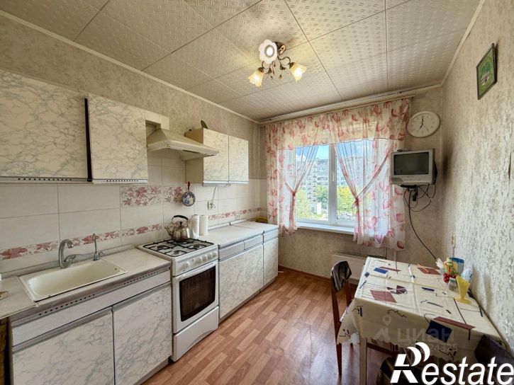 3-комн квартира улица Адоратского, 47,  д. 47