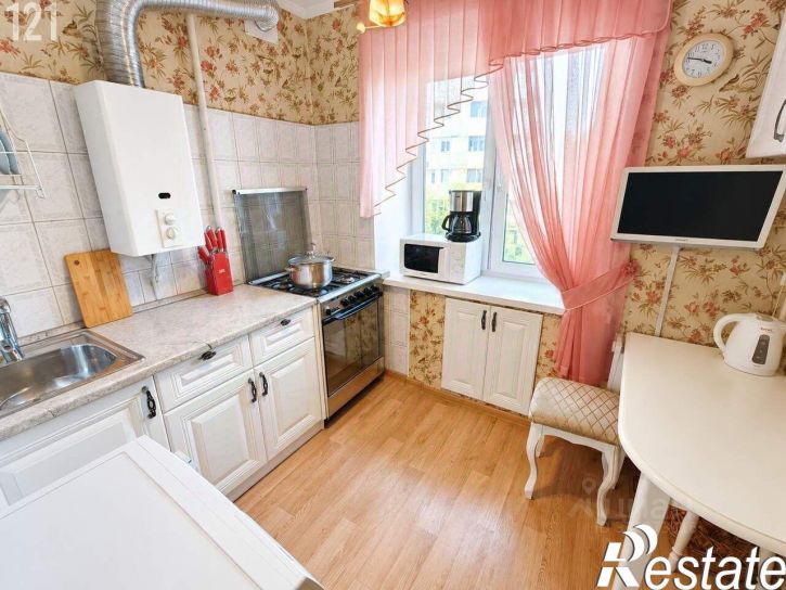 3-комн квартира улица Бари Галеева, 8,  д. 8