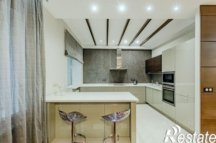 4-комн квартира Чистопольская улица, 38,  д. 38