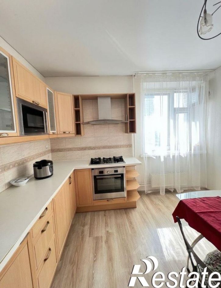 4-комн квартира Гвардейская улица, 16А,  д. 16А