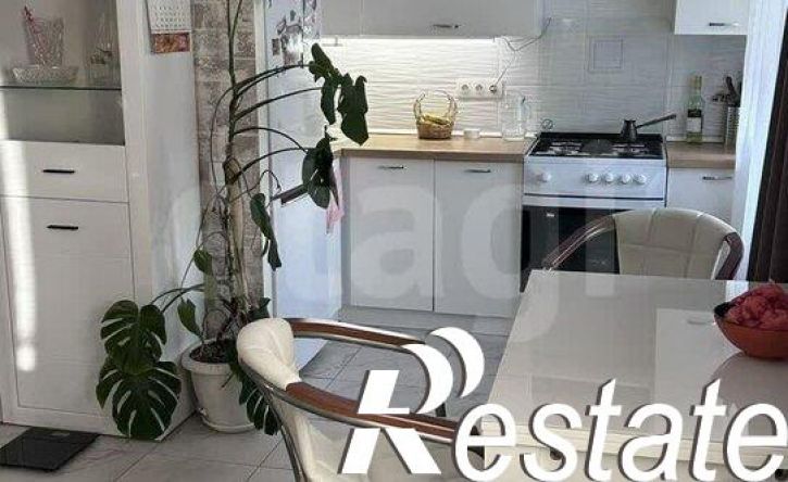 2-комн квартира улица Короленко, 73,  д. 73
