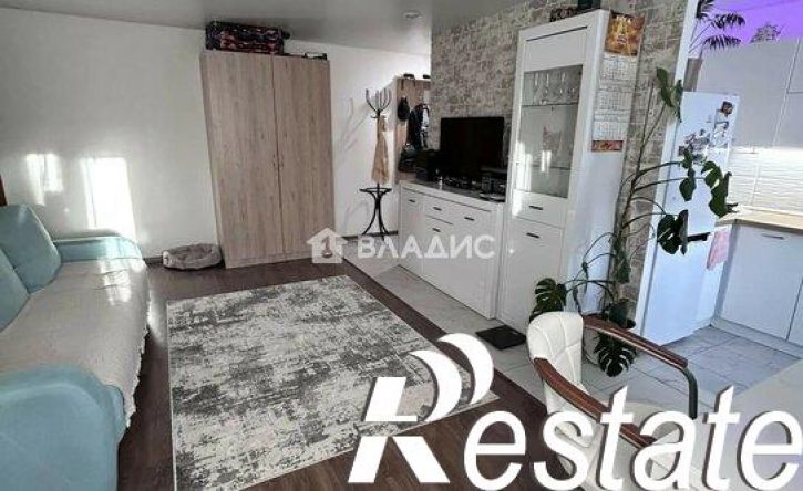 2-комн квартира улица Короленко, 73,  д. 73