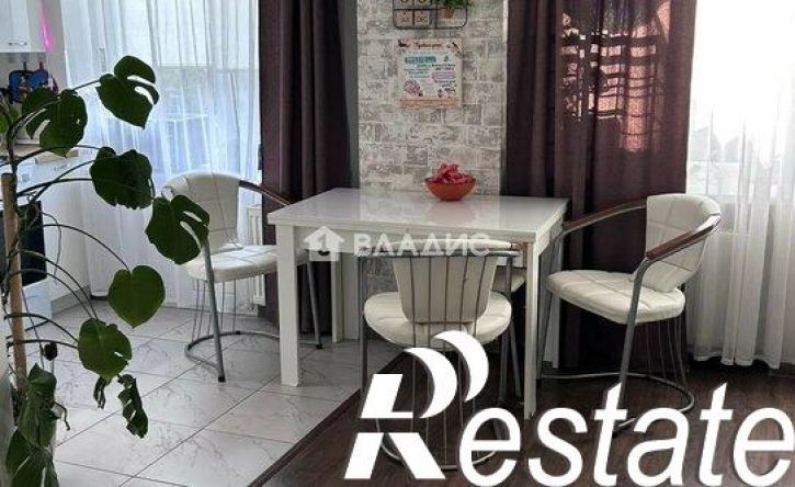 2-комн квартира улица Короленко, 73,  д. 73