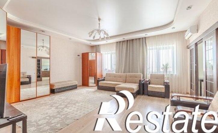 4-комн квартира Чистопольская улица, 38,  д. 38