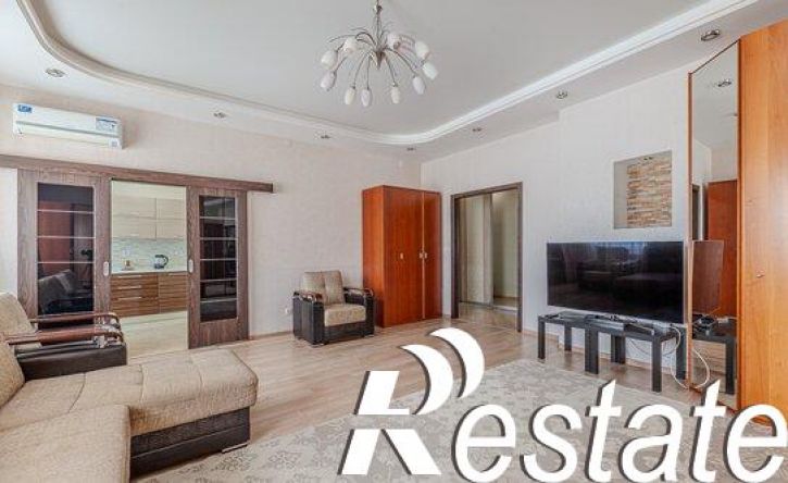 4-комн квартира Чистопольская улица, 38,  д. 38