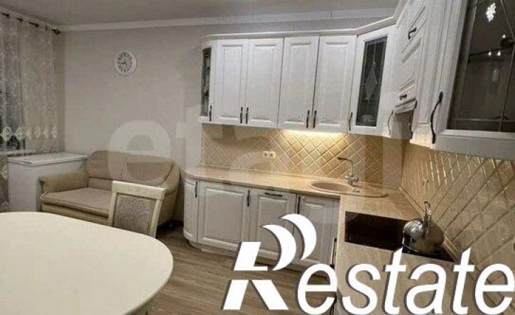 2-комн квартира улица Рауиса Гареева, 100,  д. 100