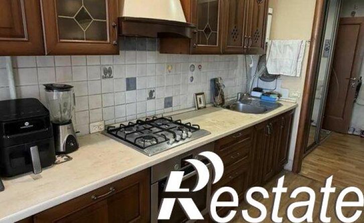 3-комн квартира улица Комарова, 25,  д. 25