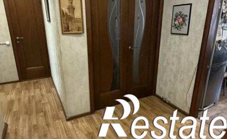 3-комн квартира улица Комарова, 25,  д. 25