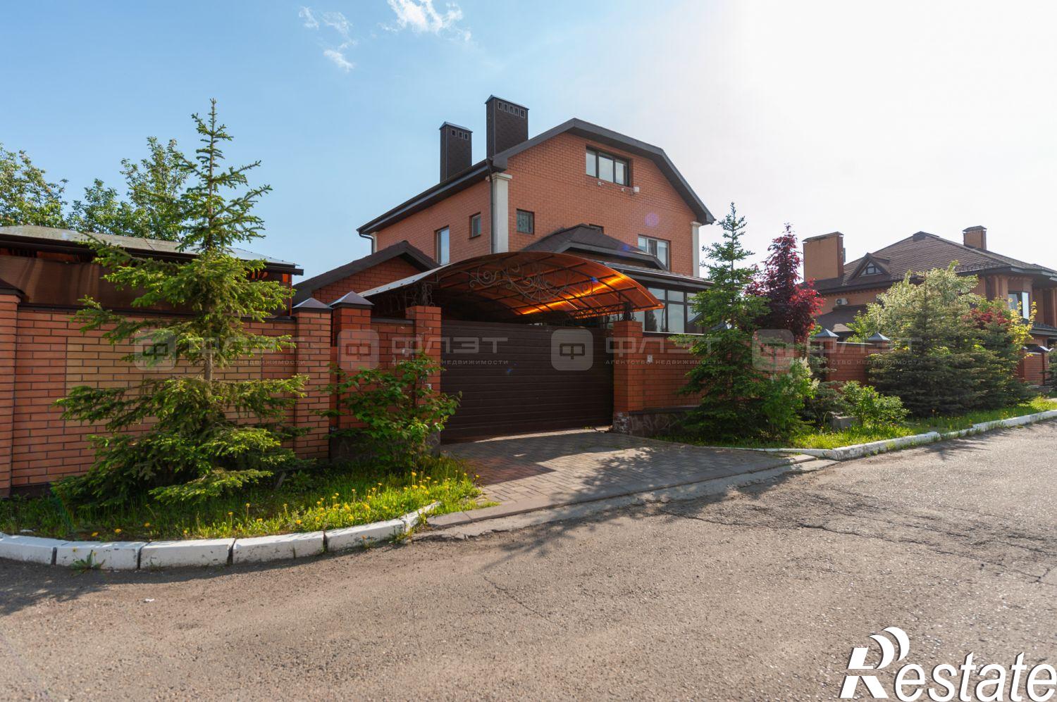 Купить дачу, дом, коттедж за 47 000 000 рублей на ул. Кленовая, дом 8