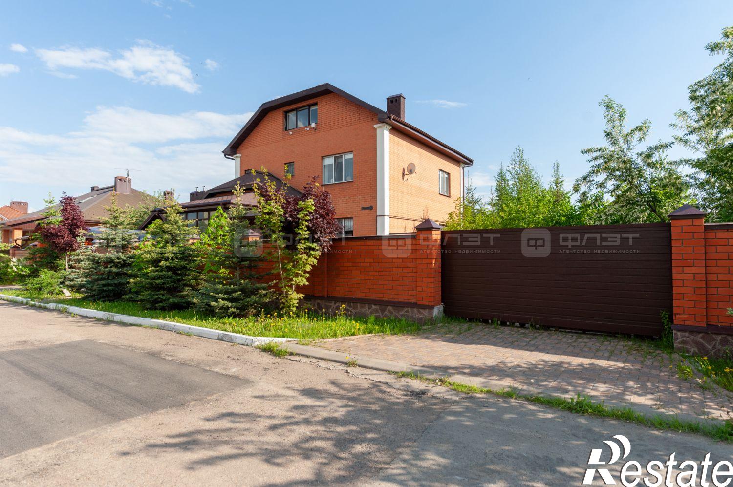 Купить дачу, дом, коттедж за 47 000 000 рублей на ул. Кленовая, дом 8