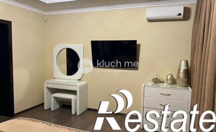 4-комн квартира улица Адоратского, 2,  д. 2