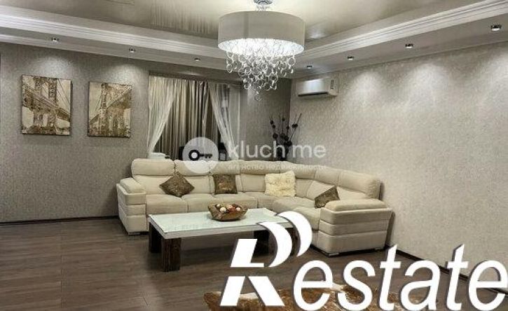 4-комн квартира улица Адоратского, 2,  д. 2